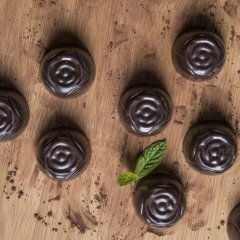 LSV Spesiyal Fıstıklı Sütlü Çikolatalı Pralin 16'lı