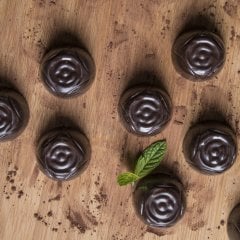 LSV Spesiyal Fıstıklı Sütlü Çikolatalı Pralin 16'lı