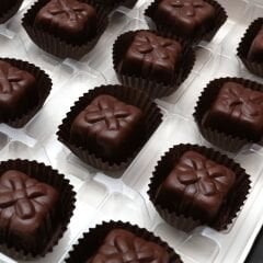 LSV ÇİKOLATA - ANNELER GÜNÜ 25'Lİ SÜTLÜ BEYAZ KUTU