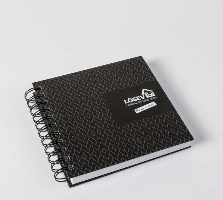 Kare Defter Siyah Kapaklı