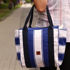 LACİVERT ÇİZGİLİ KOL ÇANTASI